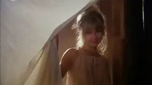 La belle-fille Lacy femme mure et vieille et sa meilleure amie jettent un coup d'œil sur papa Charles!