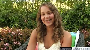 LETSDOEIT: Kinky Girls ont un trio lesbien romantique sur PornHD femme mature avec petit jeune