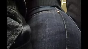Une baiser une femme mure amatrice brune bouche bée son joli cul pour une bite bien dure
