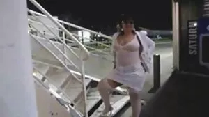 Brazzers: le pyjama de Jennifer Mendez fait femmes mures 60 ans pour déchirer sur PornHD