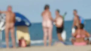 Mme ThunderTits trompe son mari avec la des femmes matures baby-sitter