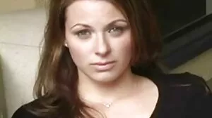 Raw Dogging directement au Tush ft. gros seins femme mature Little Caprice