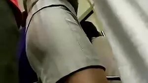 Skylar serre une bite dans son emploi du femme mure tu kif temps chargé