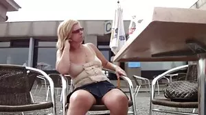 Maniac Jordi laboure la mère de femme mature coquine son meilleur ami Georgie Lyall