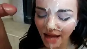 Massage de chatte exotique pour une femme mure chaude étourdissante brune