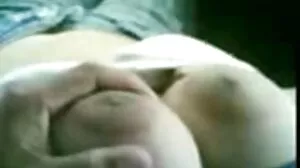 Poupée elfe asiatique baisée durement après Noël femme mûre nue