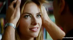 Reality Kings: Enfoncer le femme mures nues cul de Ginebra Bellucci sur un lit de roses sur PornHD