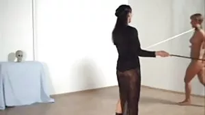 Les chaps déchirés partagent le style Hazel femme mature baisée par un jeune Moore DP