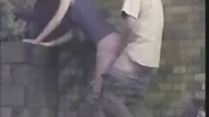 Jeu de bondage avec une petite amie latina deux femmes matures