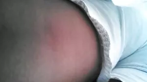 Curvy Charlie DeVille belle femme mature vérifie les compétences de son beau-fils en matière de caresses de chatte